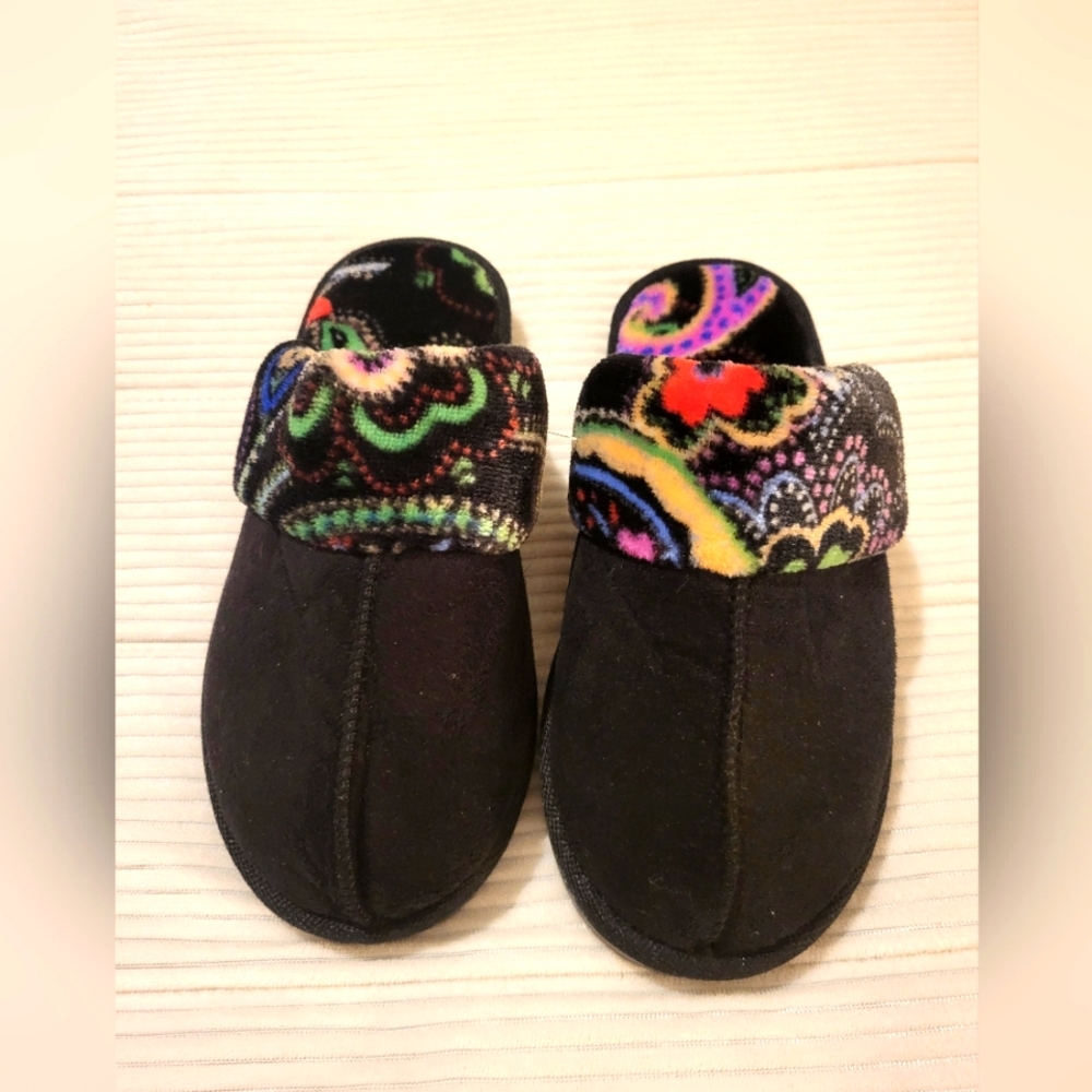 Vera Bradley Plush Slippers- NWOT see photos- Small 5-6